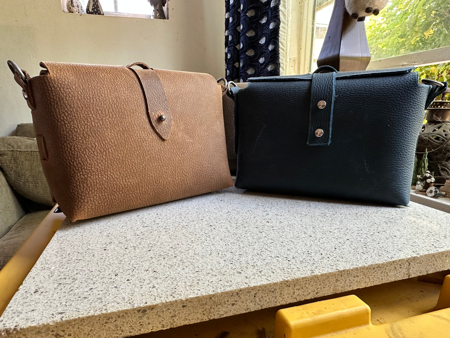 Handcrafted Leather Purse: Durable American-Made Quality